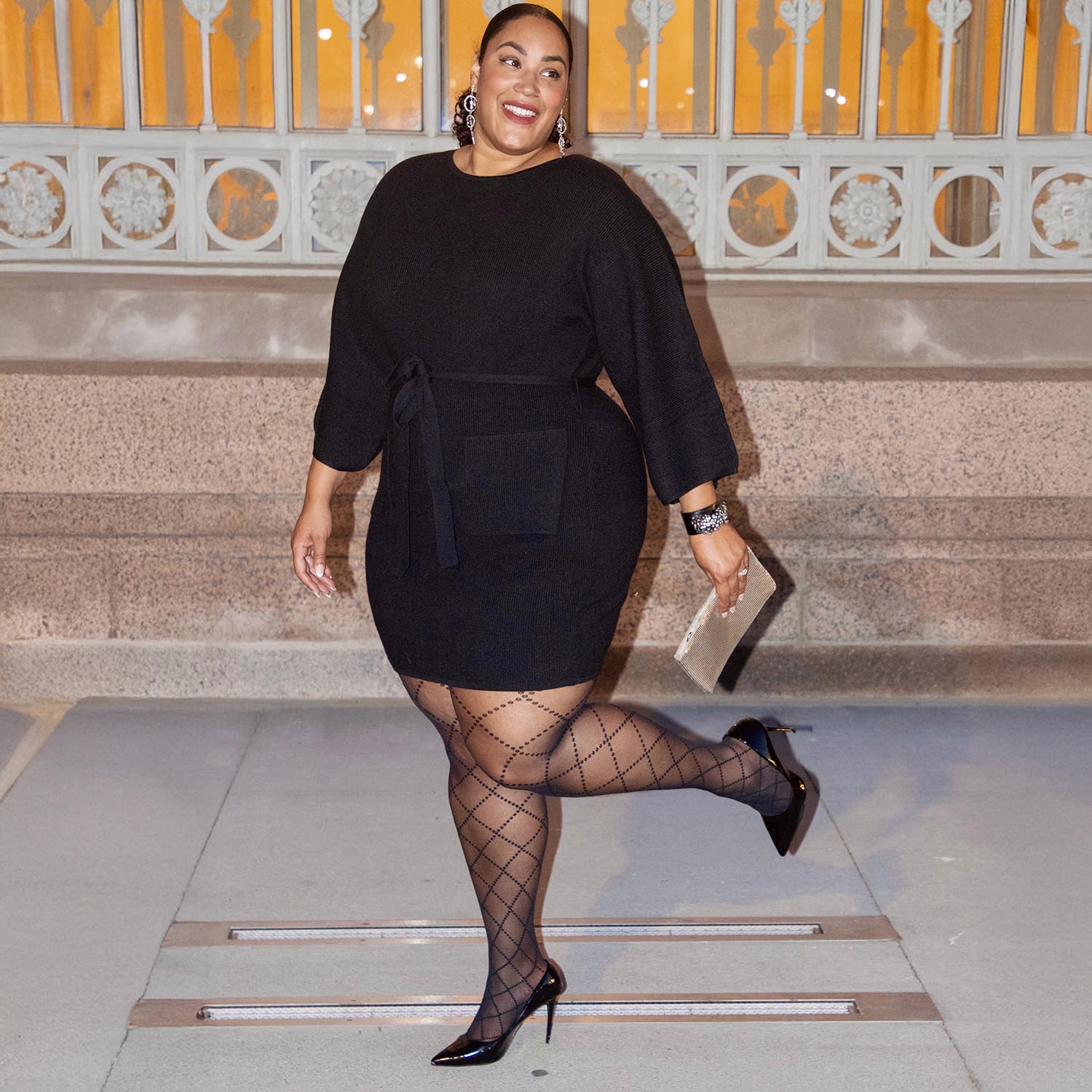 Larrissa, 5ft 11in / 181cm - Size F