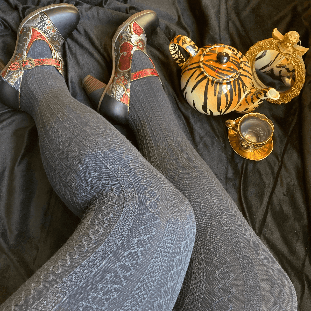 Grannies Cable Knit Wool Tights - Slate